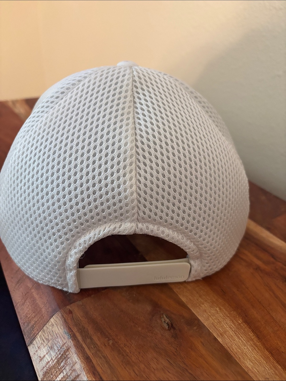lululemon athletica White Mesh-Back Logo Cap - Picture 3 of 4
